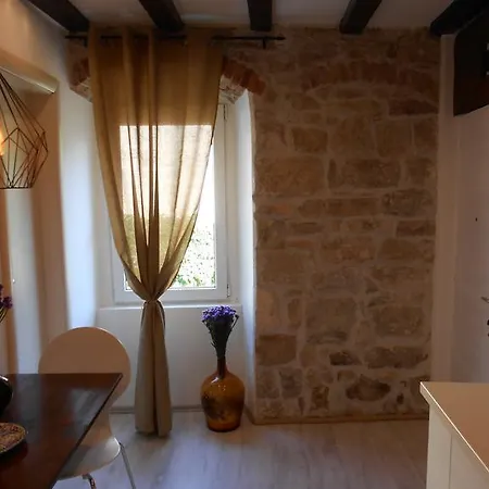 Rustica & Moderna アパート