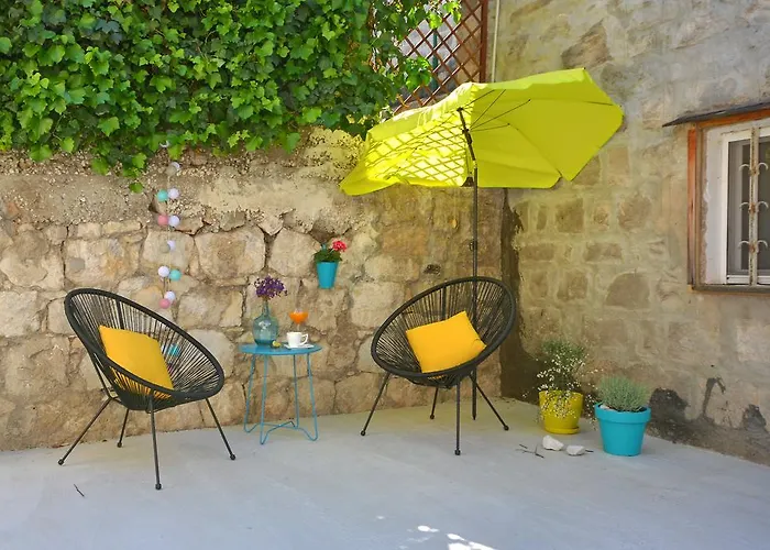 Studio Rustica & Moderna Apartment Split